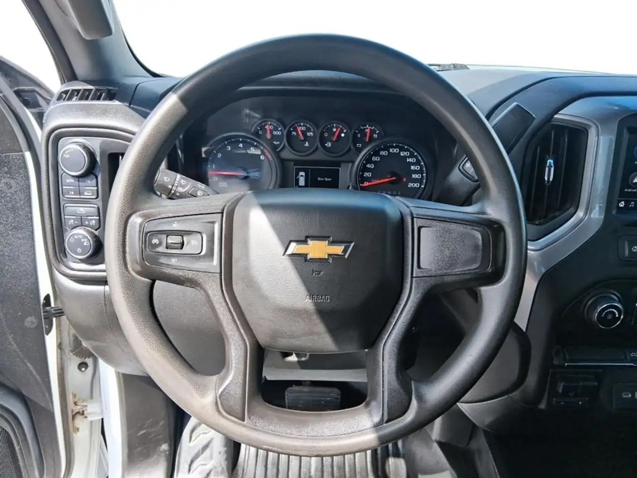 Chevrolet Silverado 1500 photo Chevrolet Silverado 1500