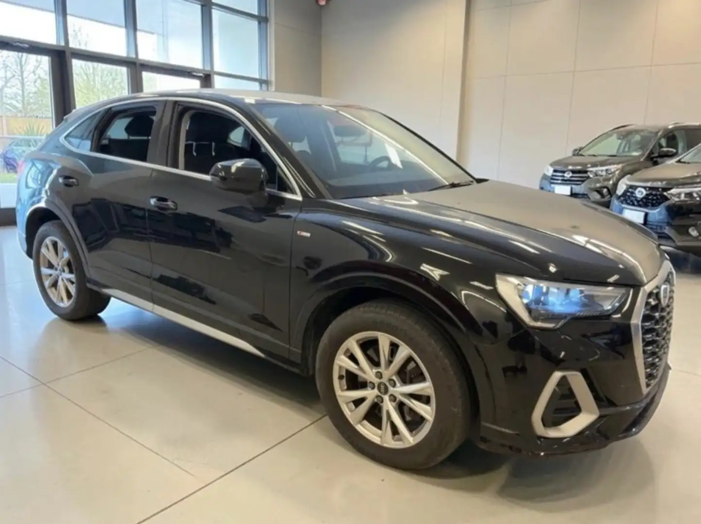Audi Q3 Sportback 45 TFSIe S line S-tronic Negro - 2