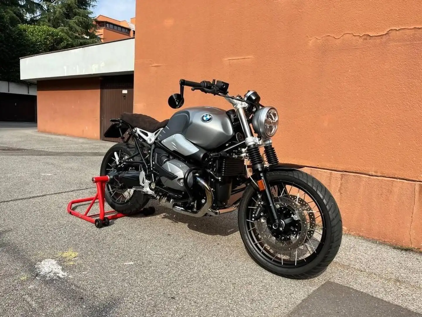 BMW R nineT Серый - 1