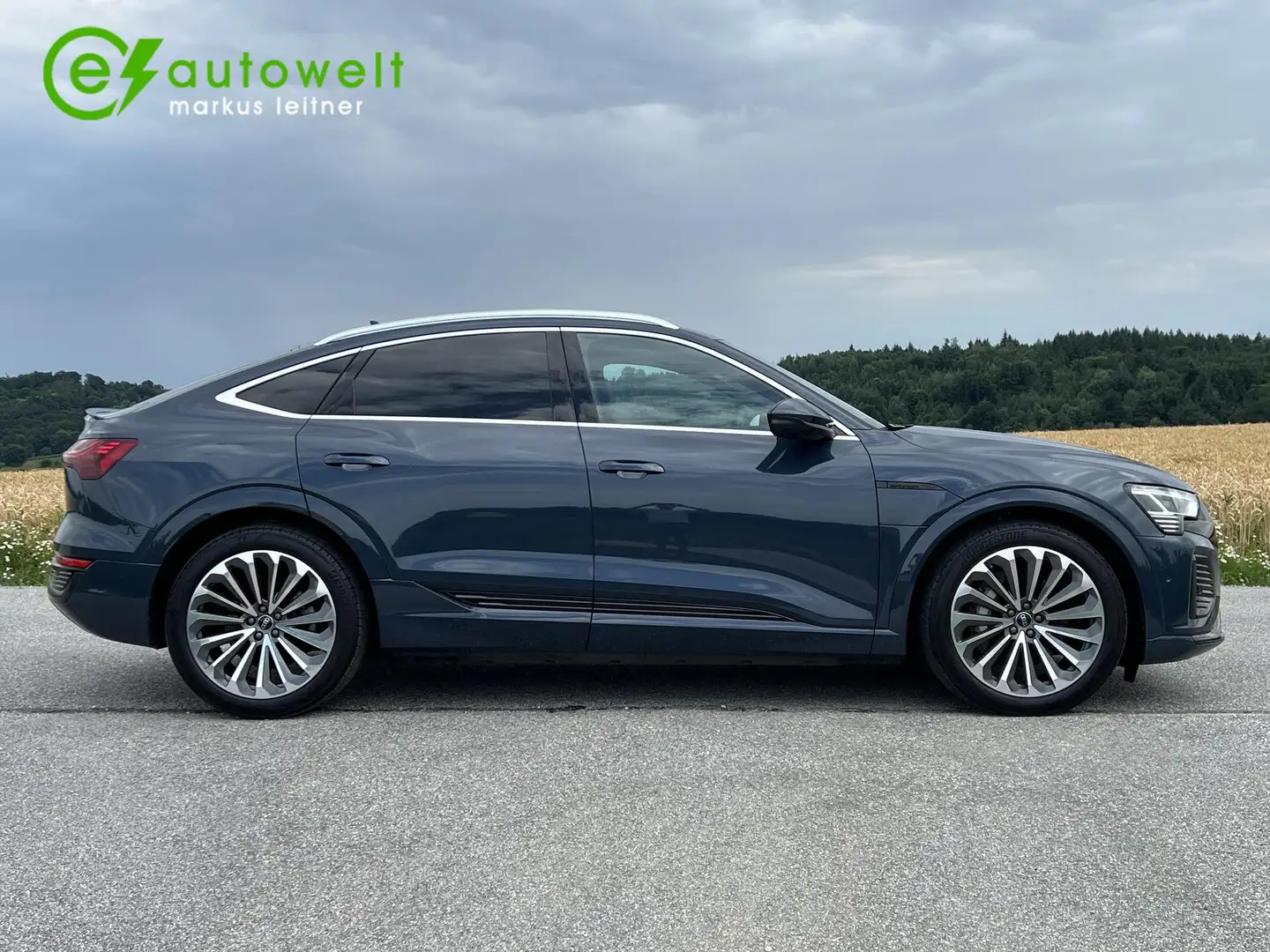 Audi Q8 e-tron SB50 qu. 95kWh S line Assistenzpaket+ AHK Pano HuD Bleu - 2