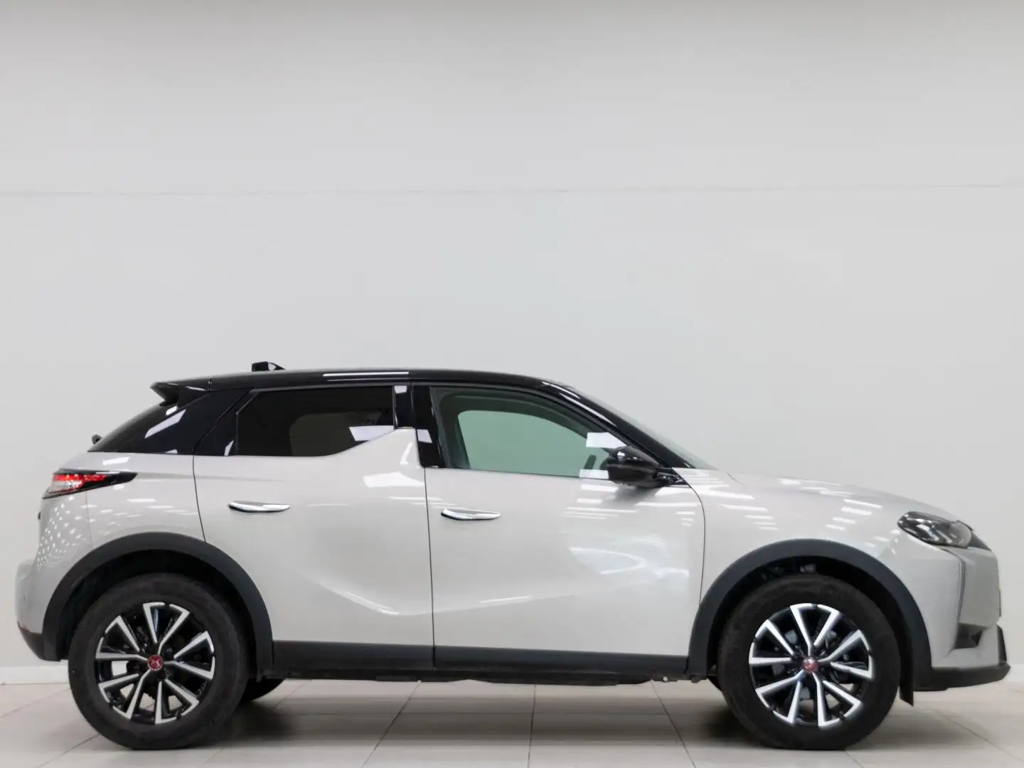 DS Automobiles DS 3 PureTech 96kW Performance Line Auto. Negru - 2