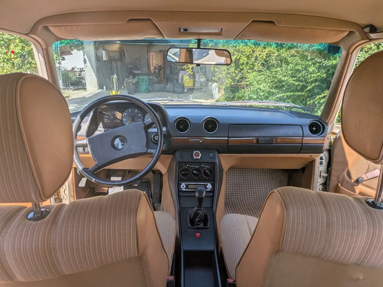 Mercedes-Benz 240 D, foto 11