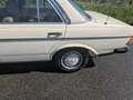 Mercedes-Benz 240 D Beige - thumbnail 18