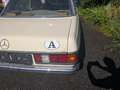 Mercedes-Benz 240 D Beige - thumbnail 17