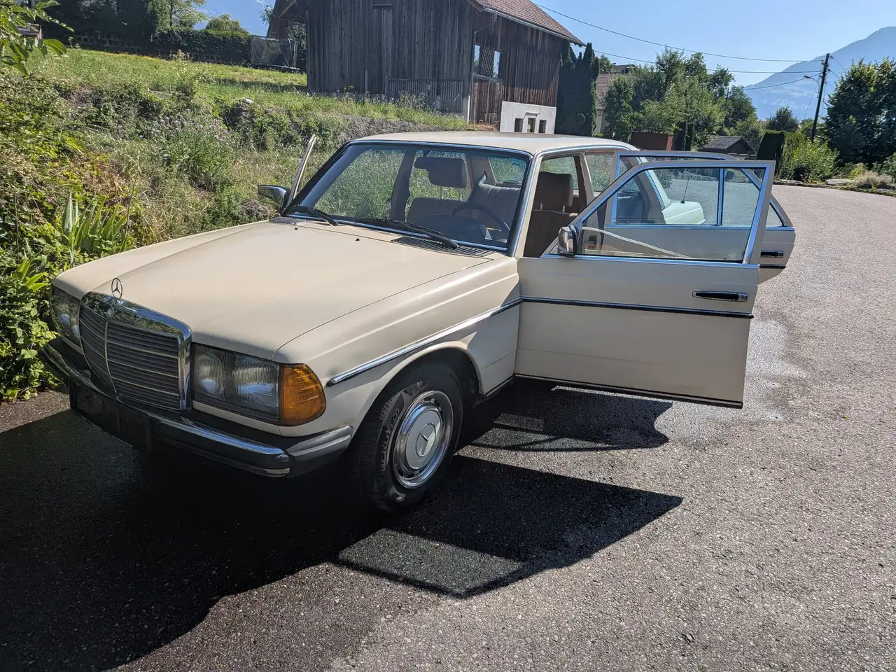 Mercedes-Benz 240 D, foto 9