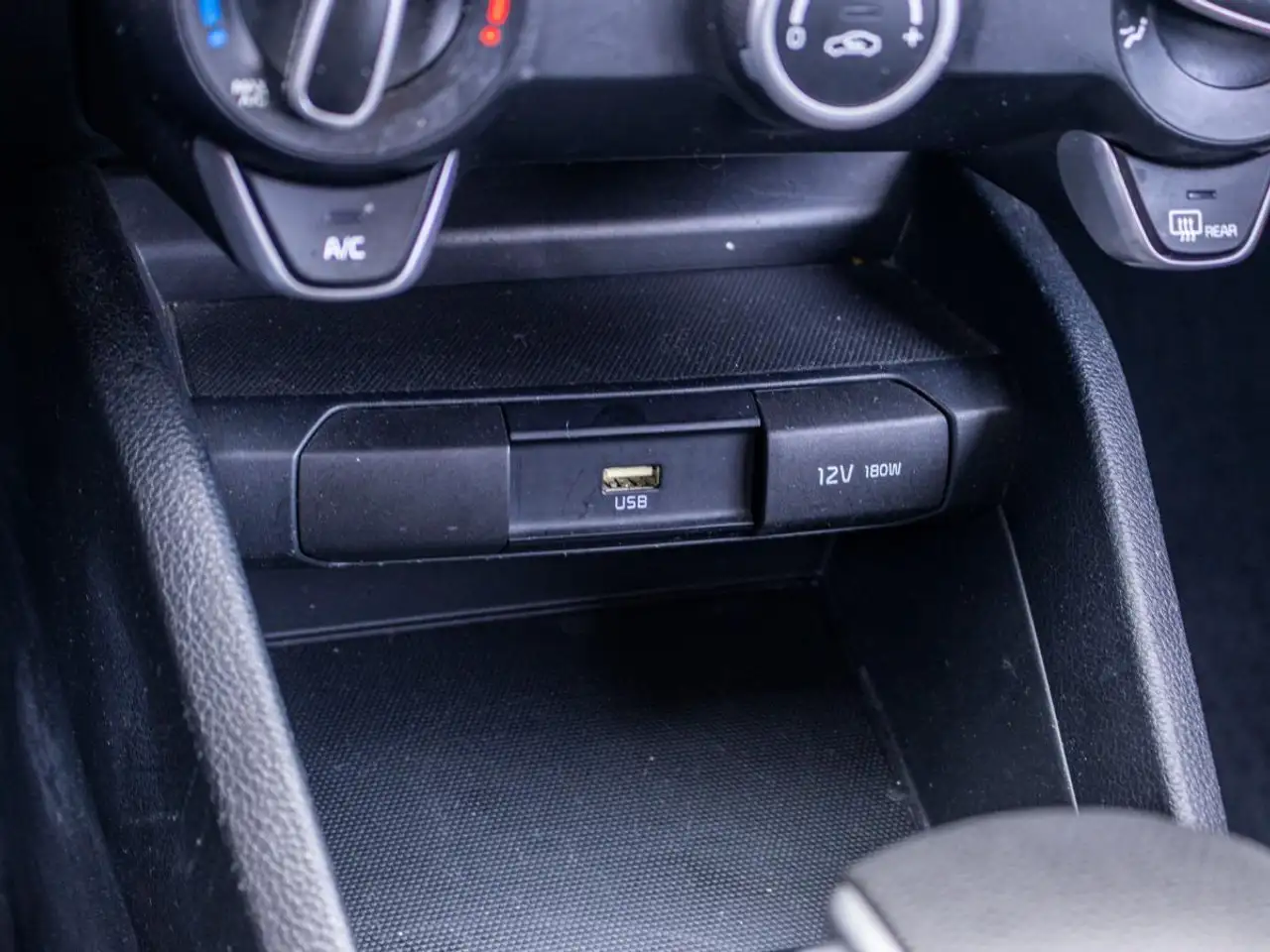 Kia Rio снимка Kia Rio