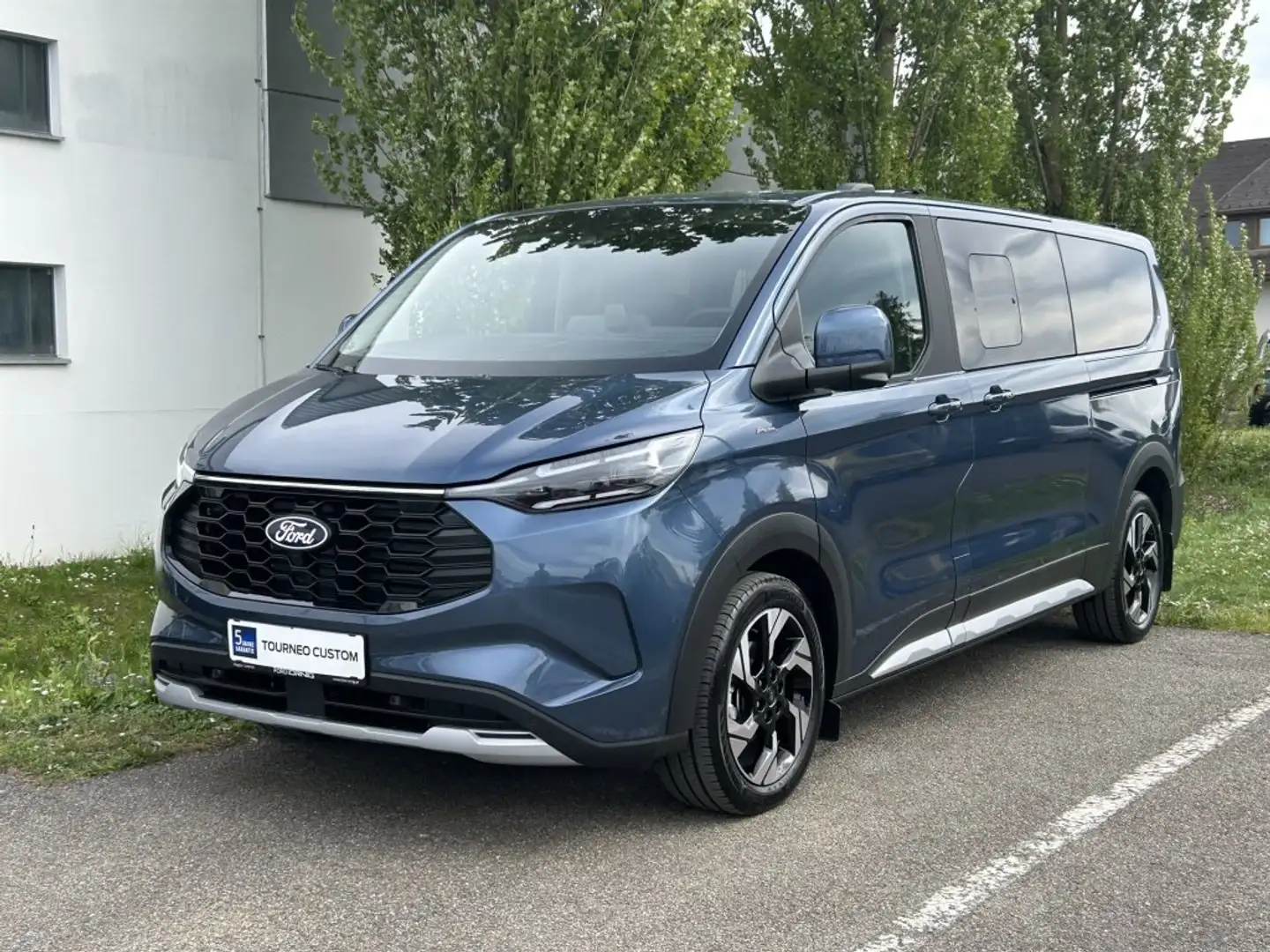Ford Tourneo Custom Active 2.5 PHEV 233PS A 340L2H1 Blau - 1