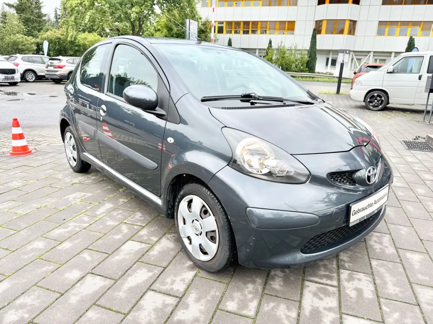 Toyota Aygo AYGO Cool,Klima,TÜV NEU Grau - 2