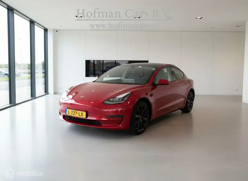 TESLA Model 3