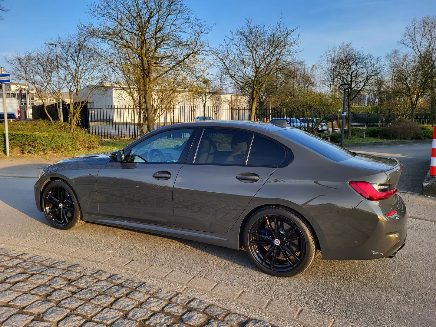 BMW 340 M340i+xDrive - neuwertig; deutsche Erstzul. Šedá - 2