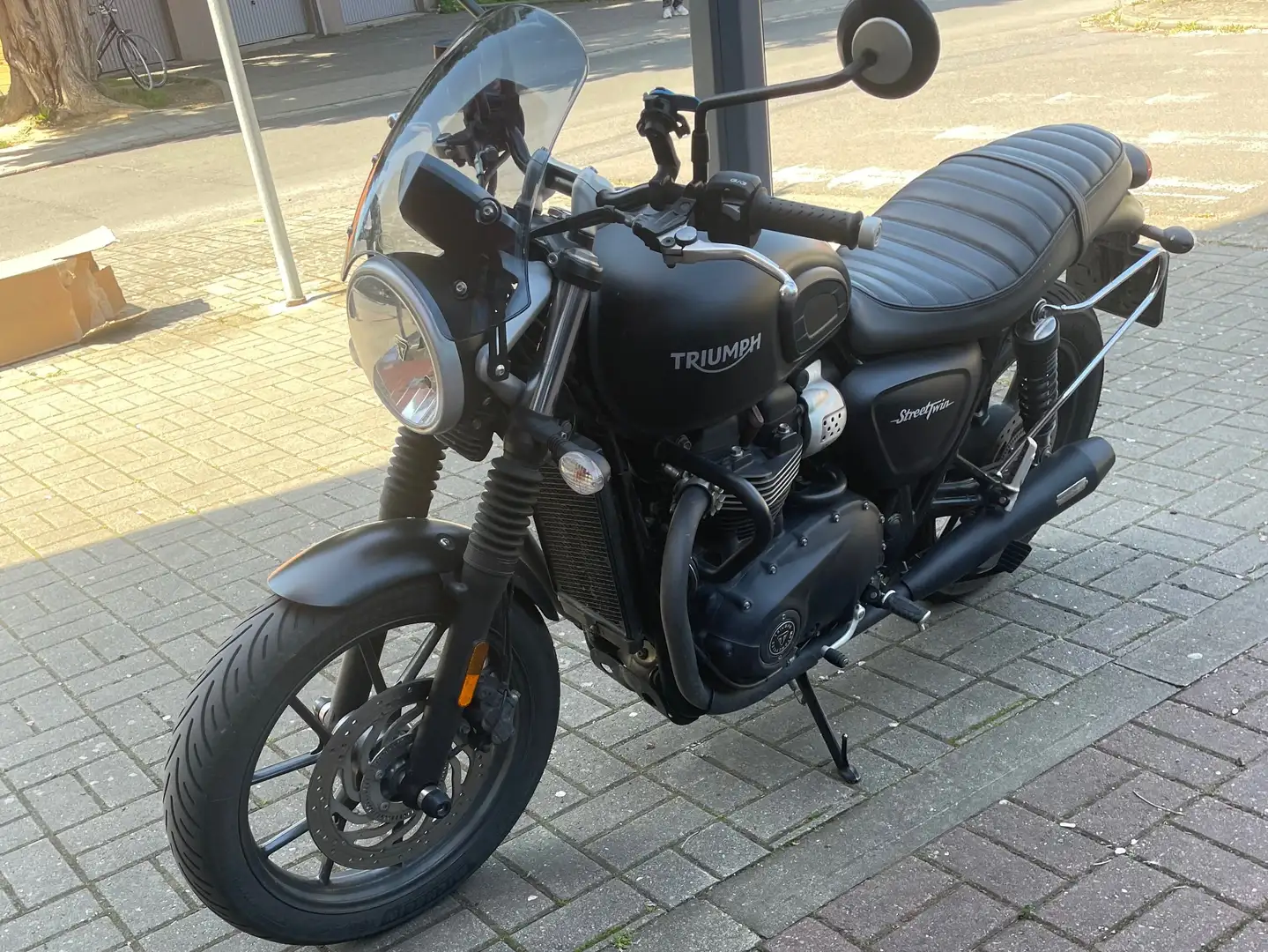 Triumph Street Twin Noir - 2