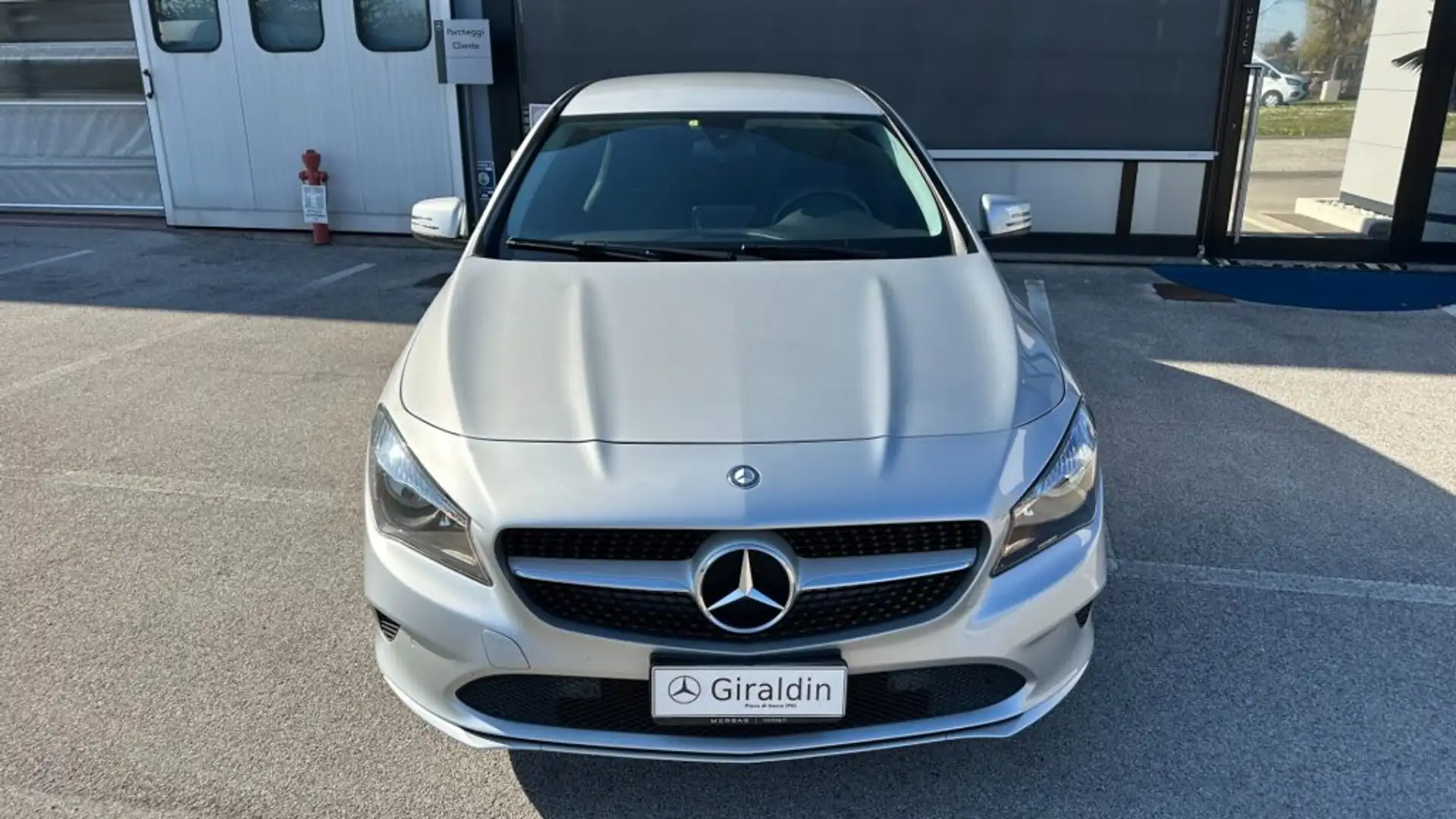 Mercedes-Benz CLA 200 d S.W. Automatic Plateado - 2