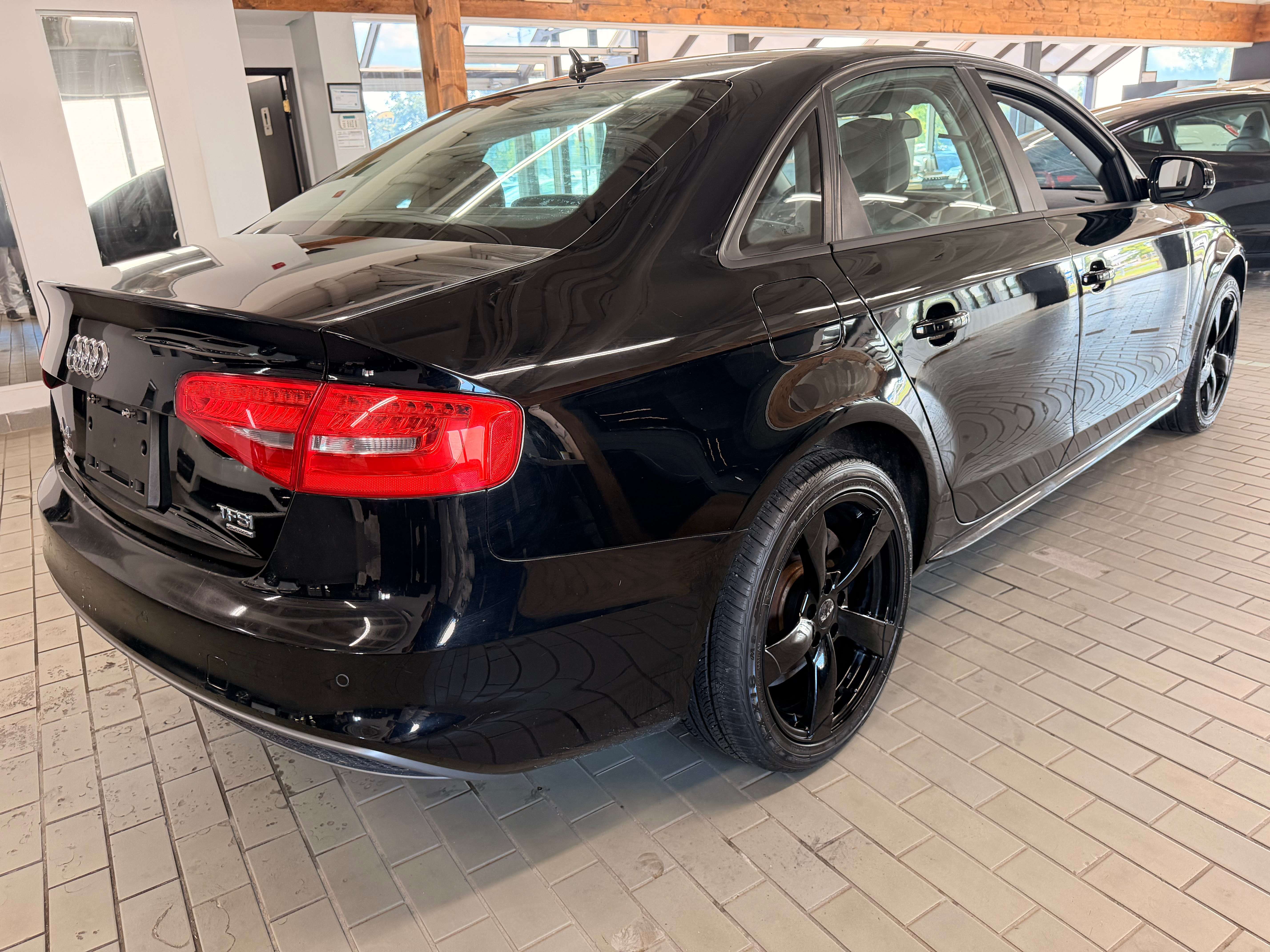 2015 Audi A4 Sedan Komfort plus - Image 4