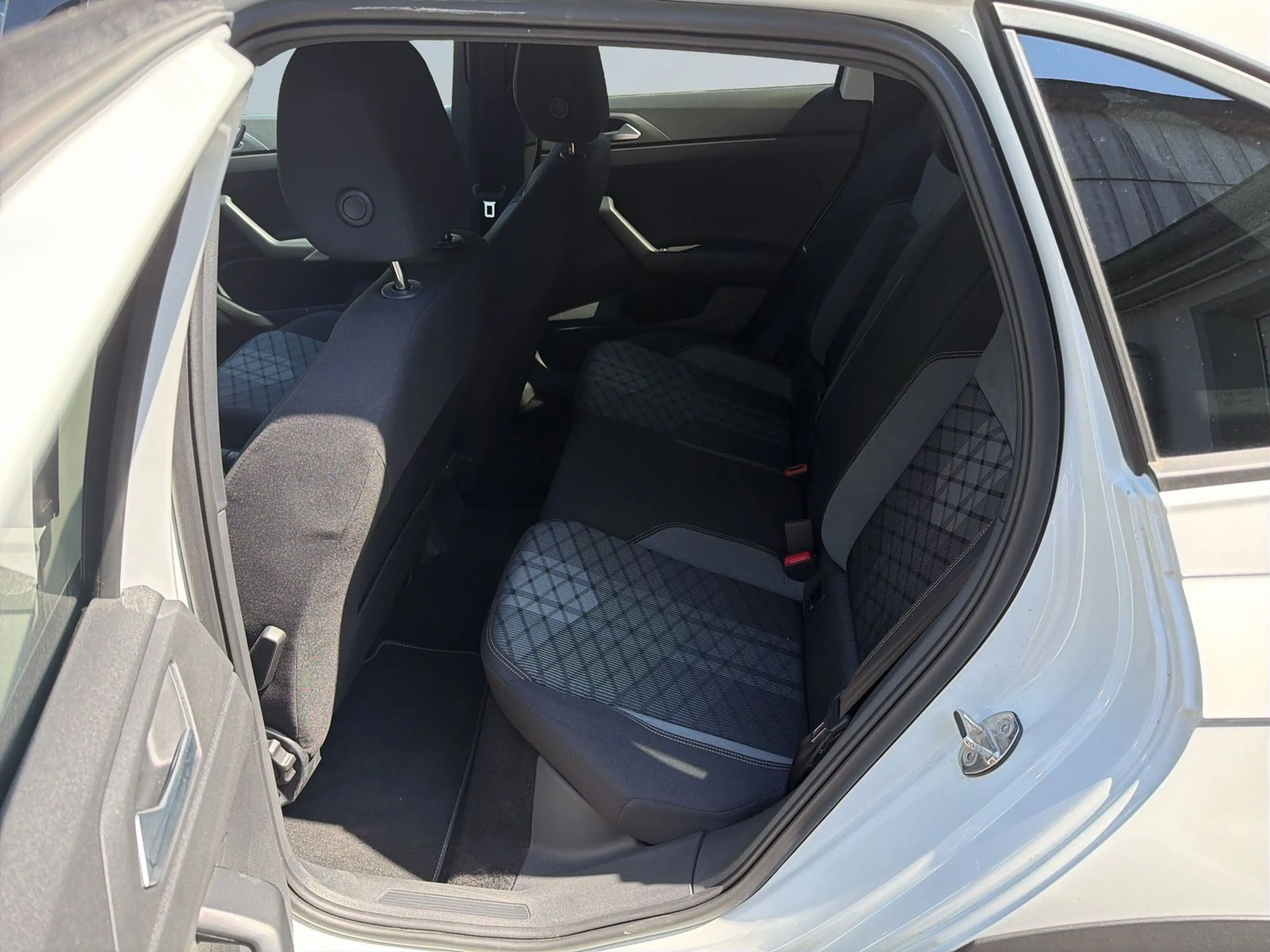 Volkswagen Taigo R-Line TOP-Ausstattung ! — photo 12