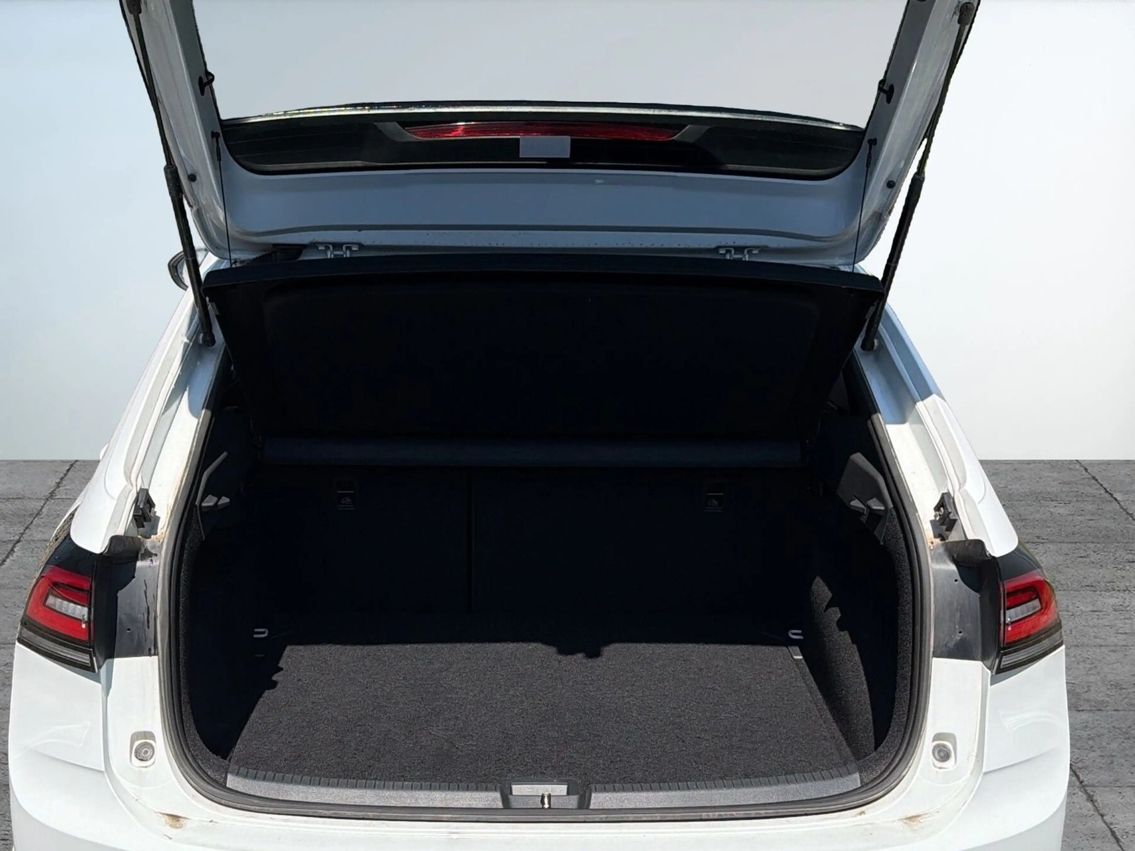 Volkswagen Taigo R-Line TOP-Ausstattung ! — photo 11