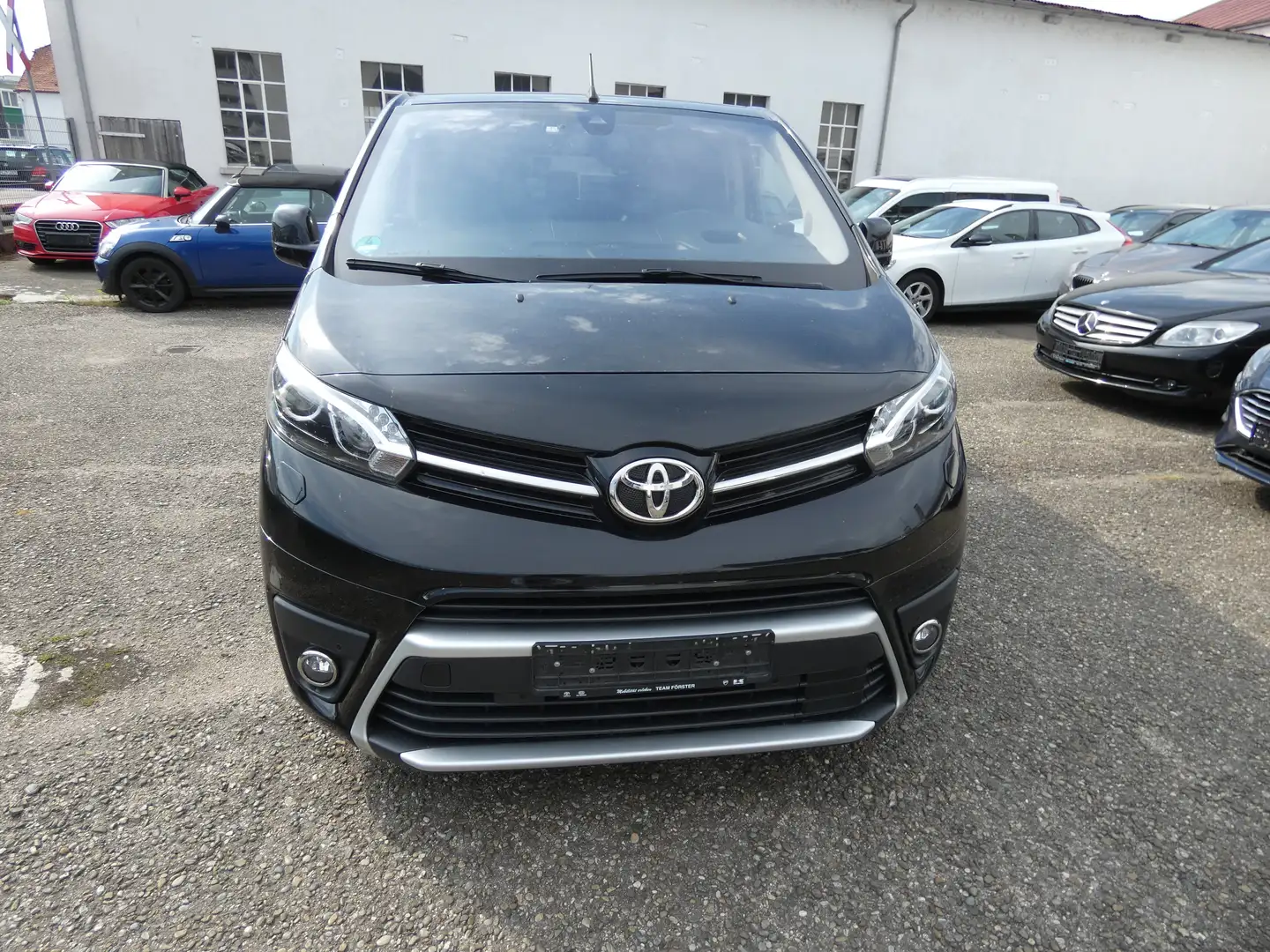 Toyota Proace 2,0-l-D-4D L2 (7-Si.) Autm. Verso Executive Noir - 2