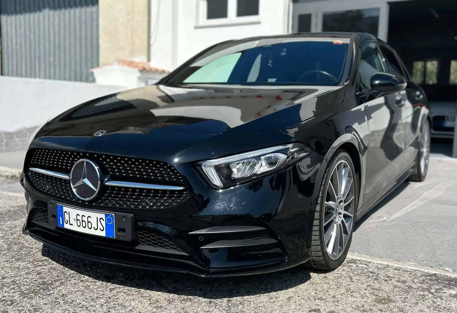 Mercedes-Benz A 200 Premium auto Zwart - 1