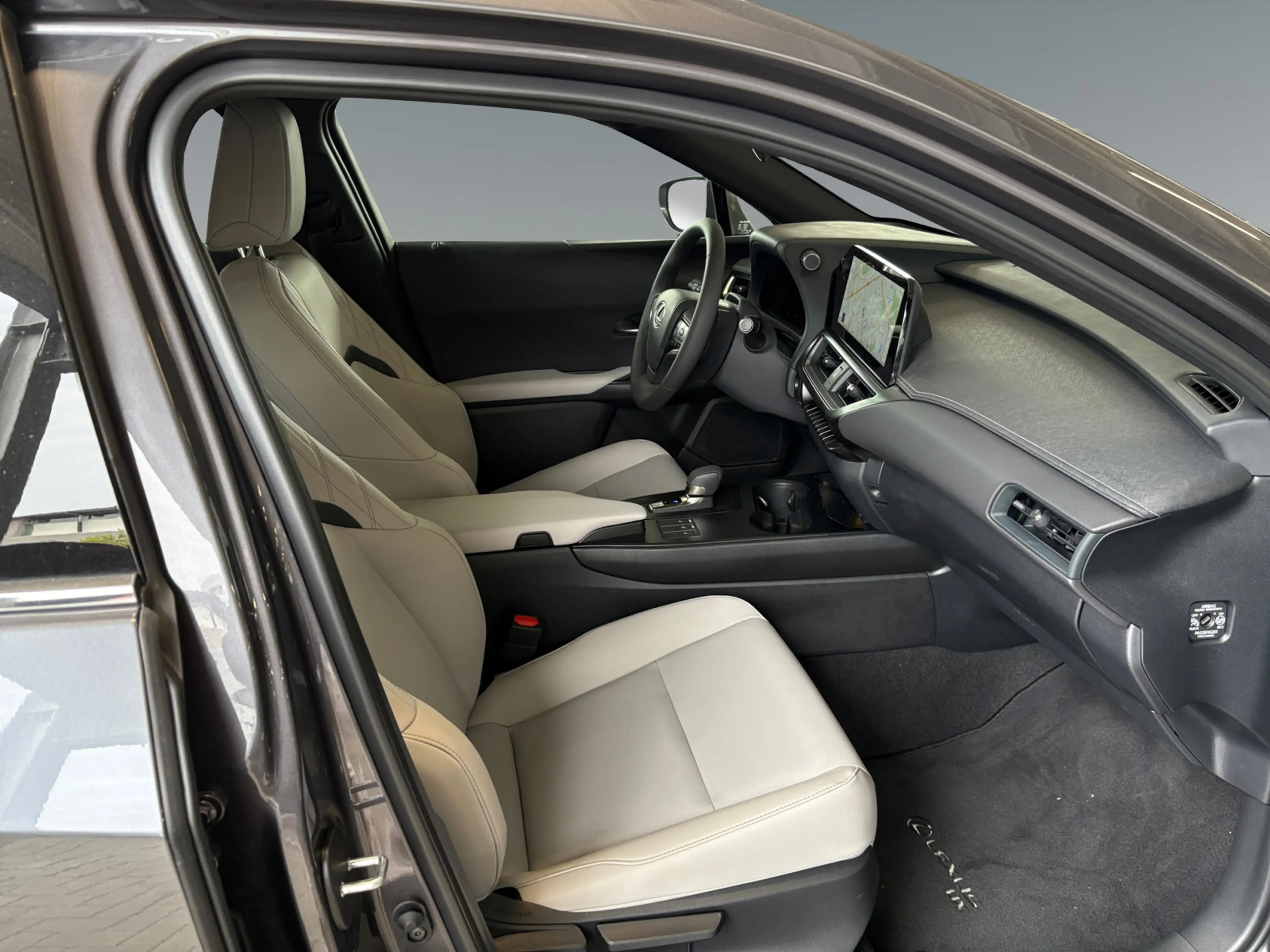 Lexus UX 300h F Sport Design *Vorlauf *diverse Farben* — photo 15