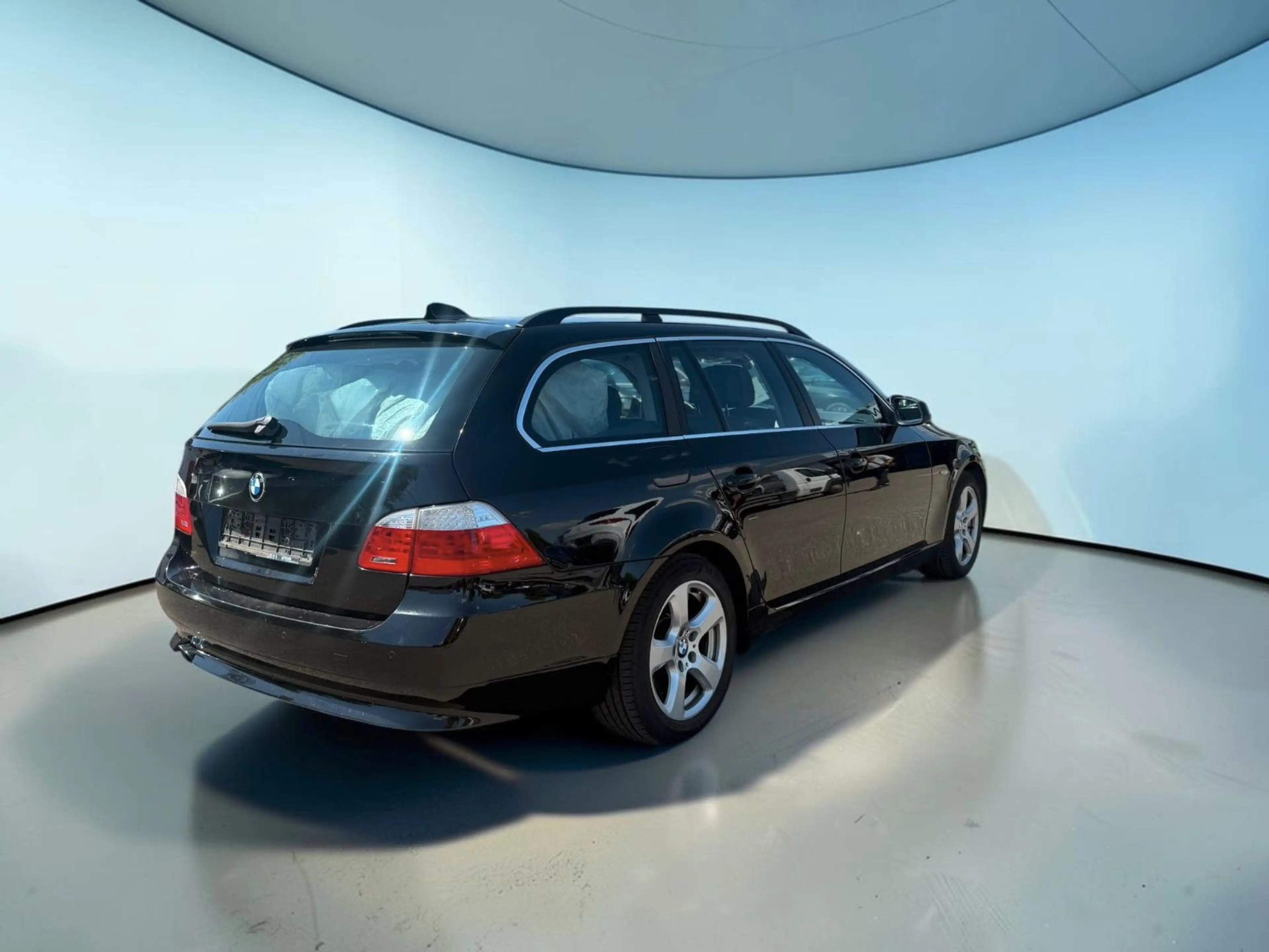 BMW 525 i xDrive T Advantage HIFI*AHK*XENON*PDC*STHZ — photo 4