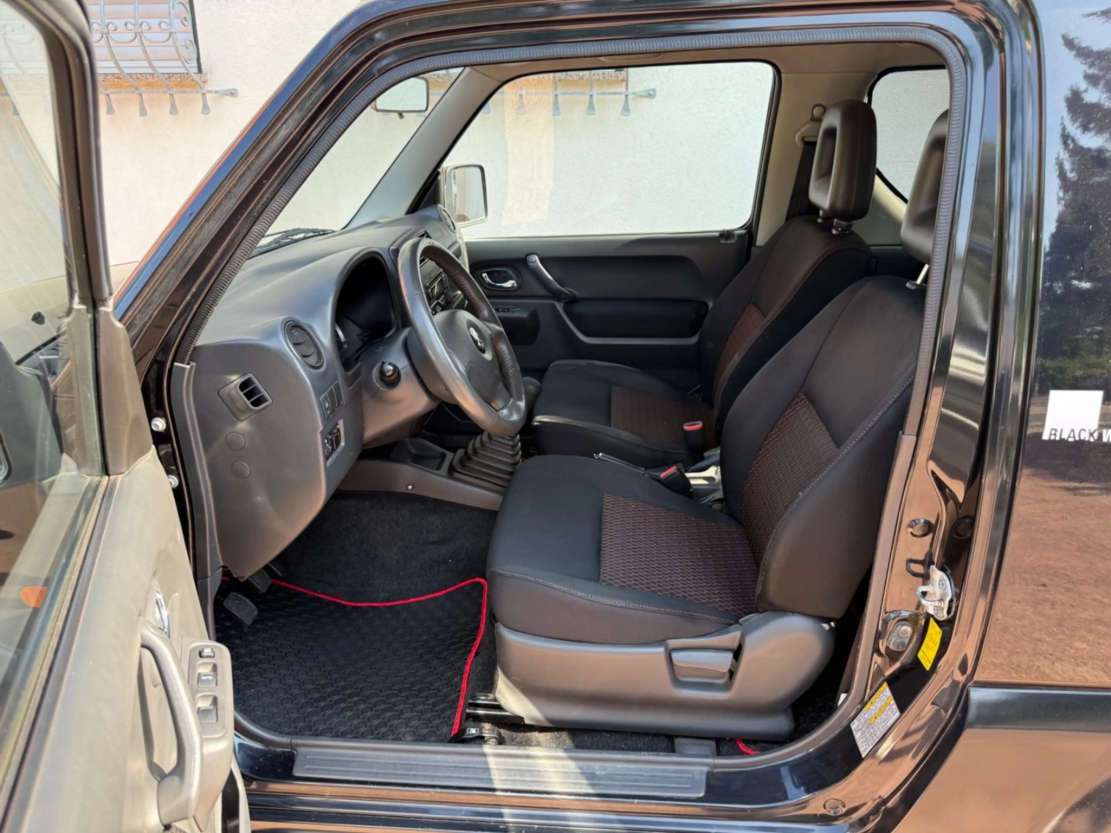 Suzuki Jimny 4x4 BLACK & WHITE*TÜV NEU*ALU — photo 15