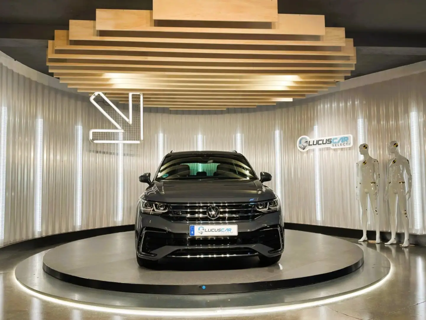 Volkswagen Tiguan 2.0TDI R-Line DSG 110kW Gris - 2