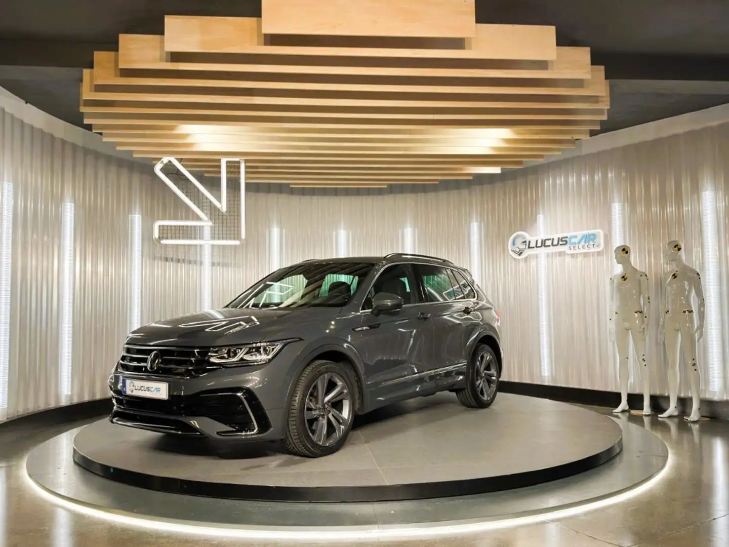 Volkswagen Tiguan 2.0TDI R-Line DSG 110kW Gris - 1