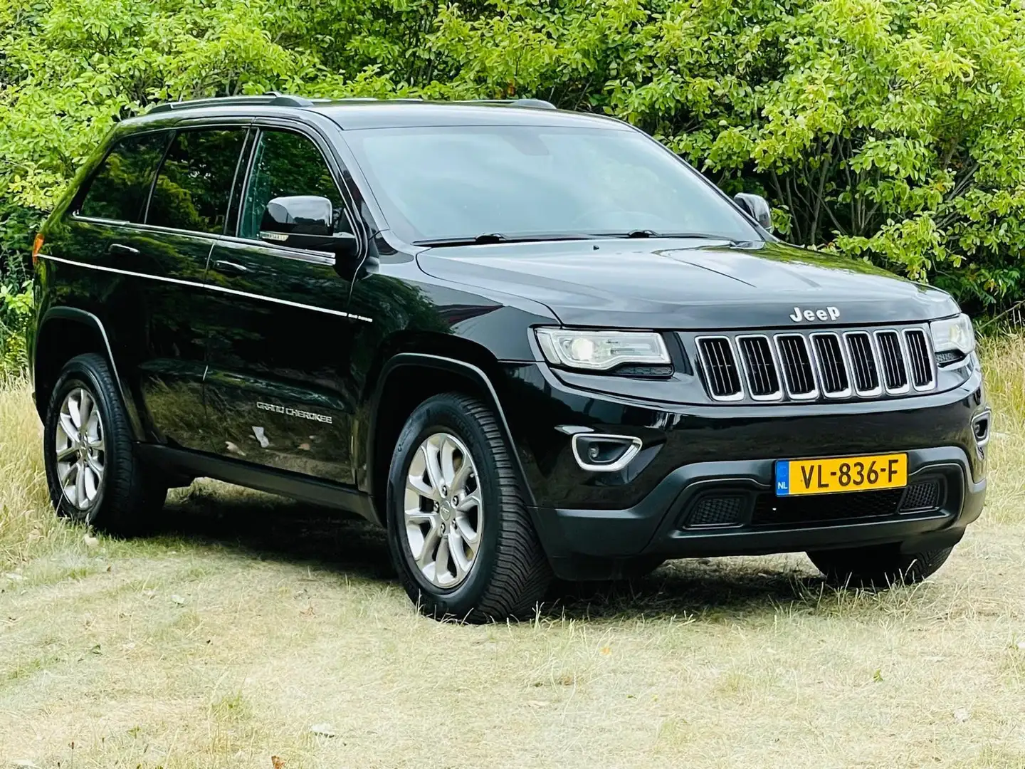 Jeep Grand Cherokee 3.0 CRD Laredo/Stuur stoelverwarming/Leer/Navi/NL - 1