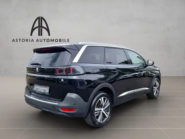 Peugeot 5008 view 7