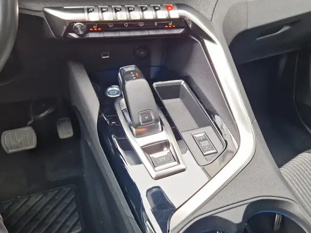 Peugeot 5008 view 11