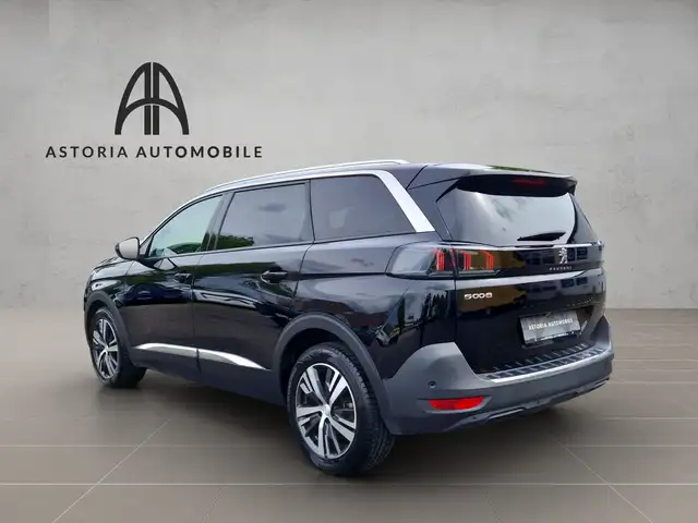Peugeot 5008 view 9