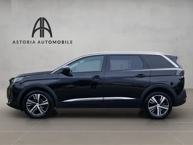 Peugeot 5008 view 6