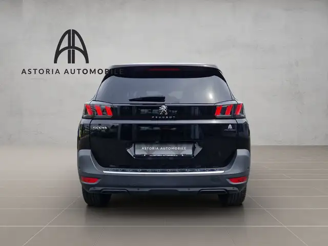 Peugeot 5008 view 8