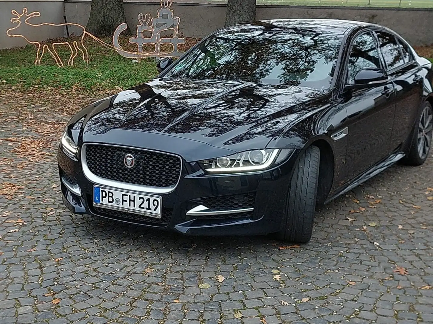 Jaguar XE E-Performance Aut. R-Sport Schwarz - 2