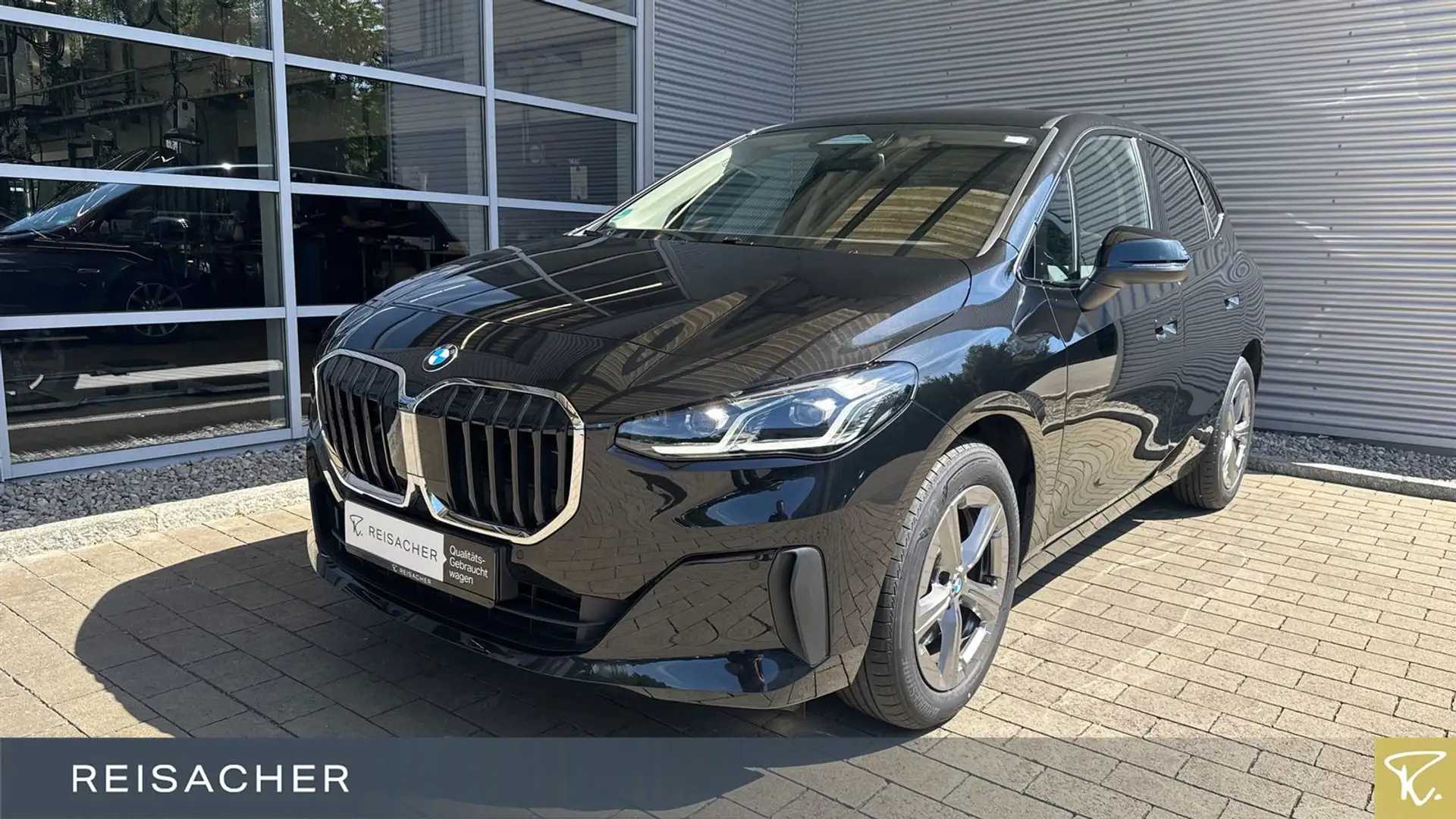 BMW 223d xDrive Active Tourer AHK adLED PDC SitzHz Schwarz - 1