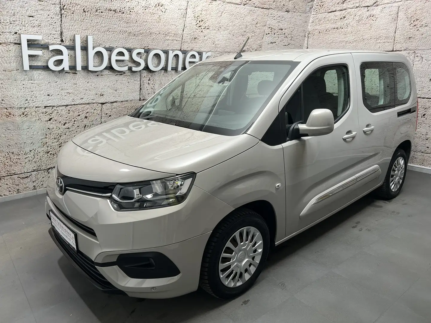 Toyota Proace City Verso L1 1,2 Benzin Shuttle Beige - 1