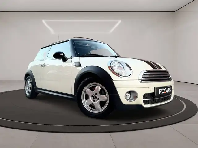 Mini Cooper Cooper view 3