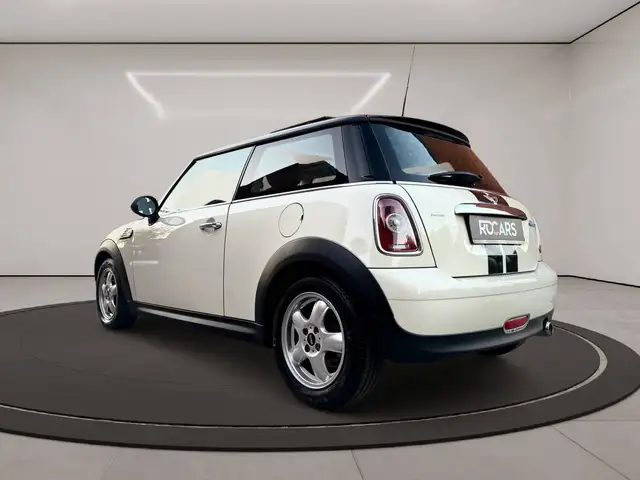 Mini Cooper Cooper view 8