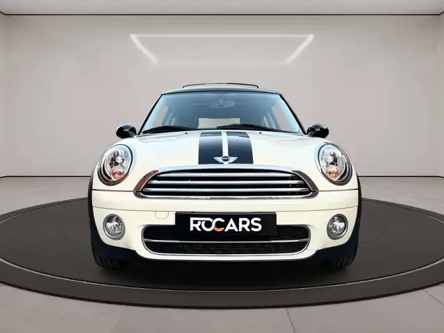 Mini Cooper Cooper view 2