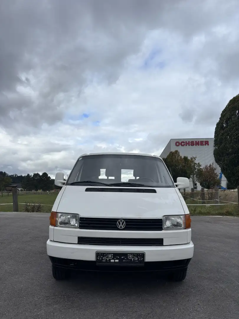 Volkswagen Transporter - 1