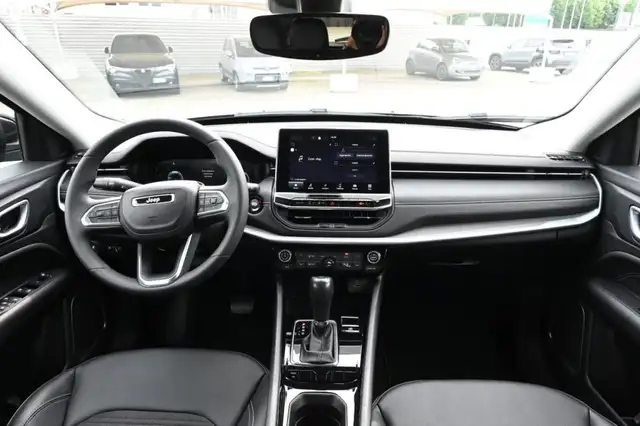 Jeep Compass view 11