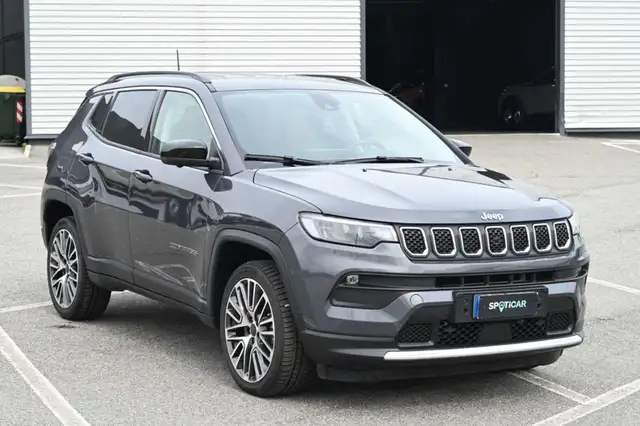 Jeep Compass view 3