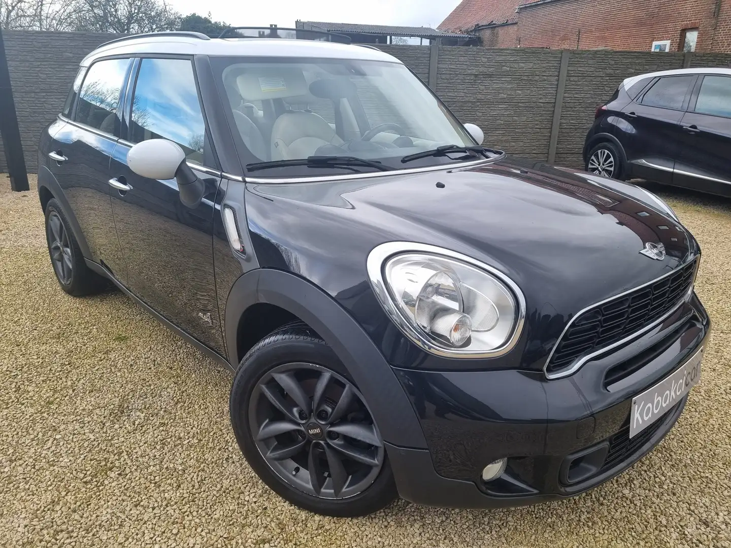 MINI Cooper SD Countryman 2.0 D S ALL4 //GPS/CLIM/CUIR//TOIT PANO/GARANTIE Zwart - 1