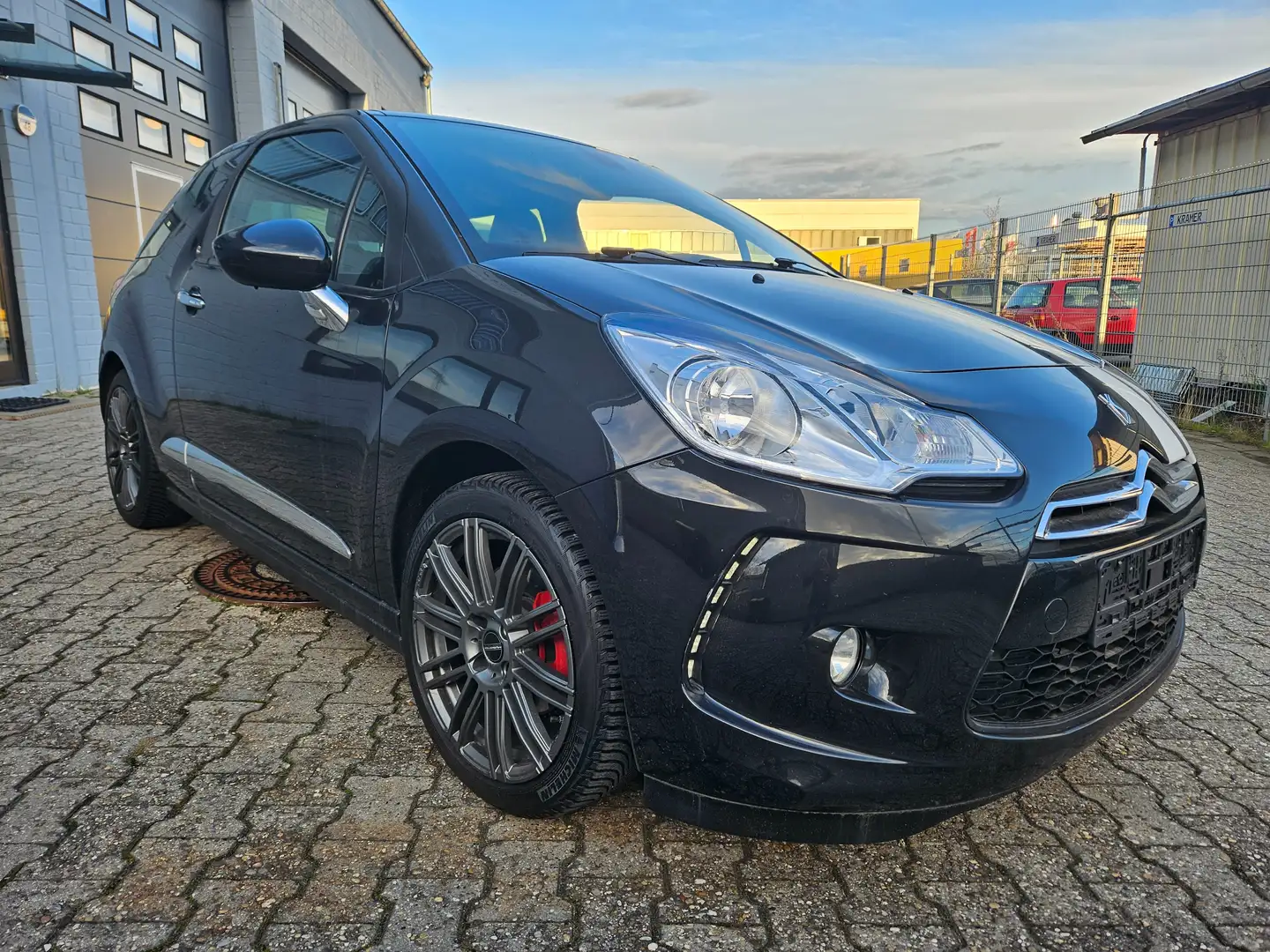 Citroen DS3 SoChic VTi 120 Sport-Design-Paket Alu 17-Zoll Schwarz - 2