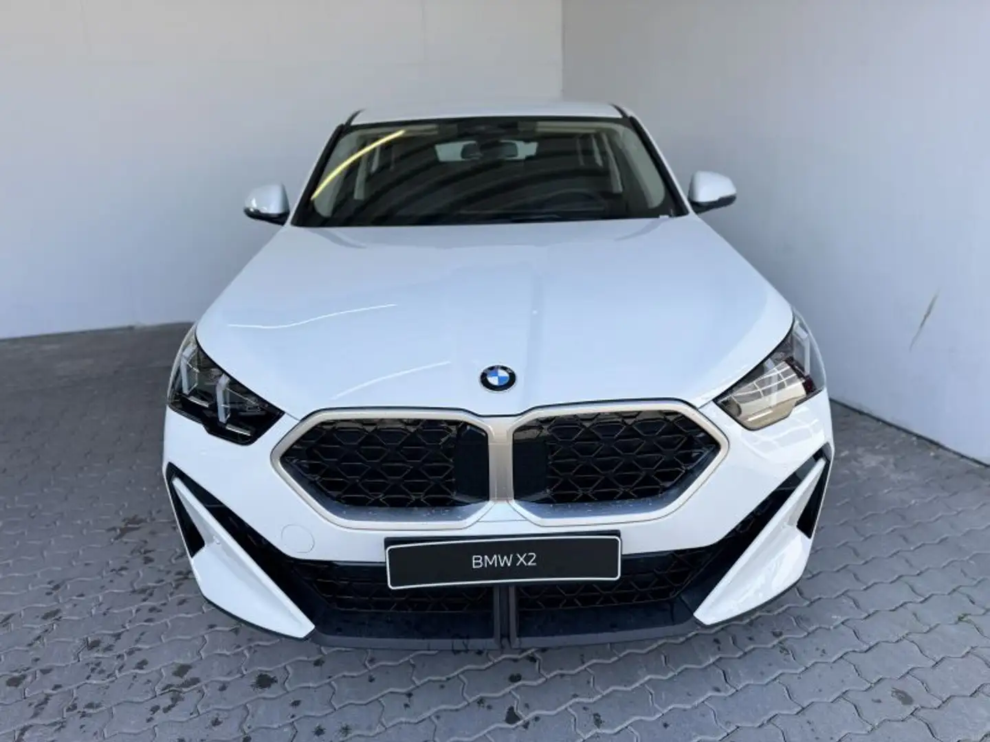 BMW X2 sDrive20i !!HERBSTKNALLER!! Blanco - 2