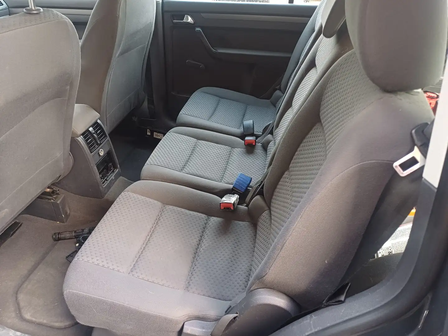 Volkswagen Touran 1.9 TDi Base Gris - 1