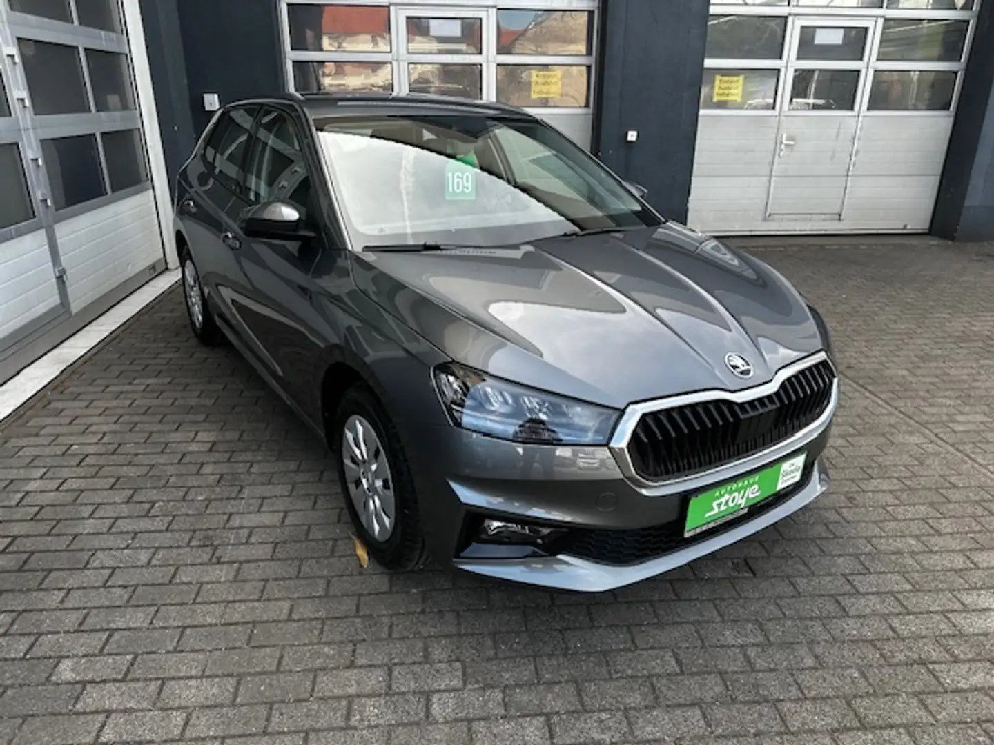 Skoda Fabia Selection SHZ;CLIMATRONIC;FSE;PDC Grau - 2