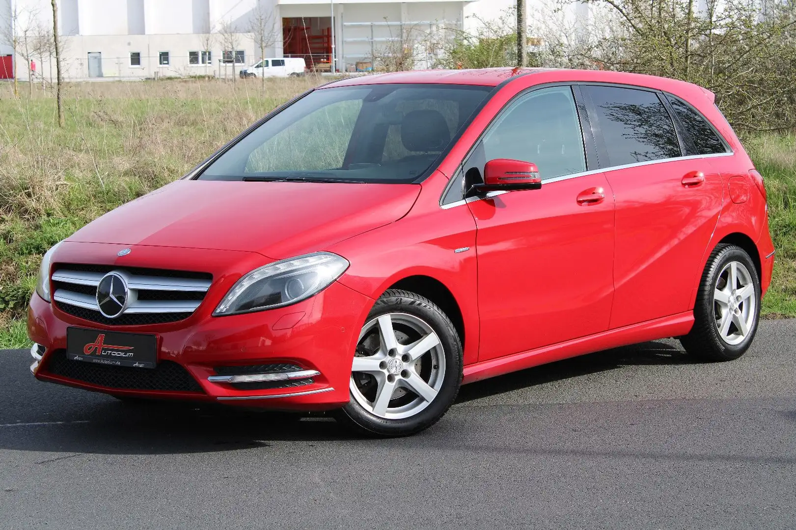 Mercedes-Benz B 200 CDI Edition 1 *Leder/Navi/Kamera/ILS/AHK* Červená - 1