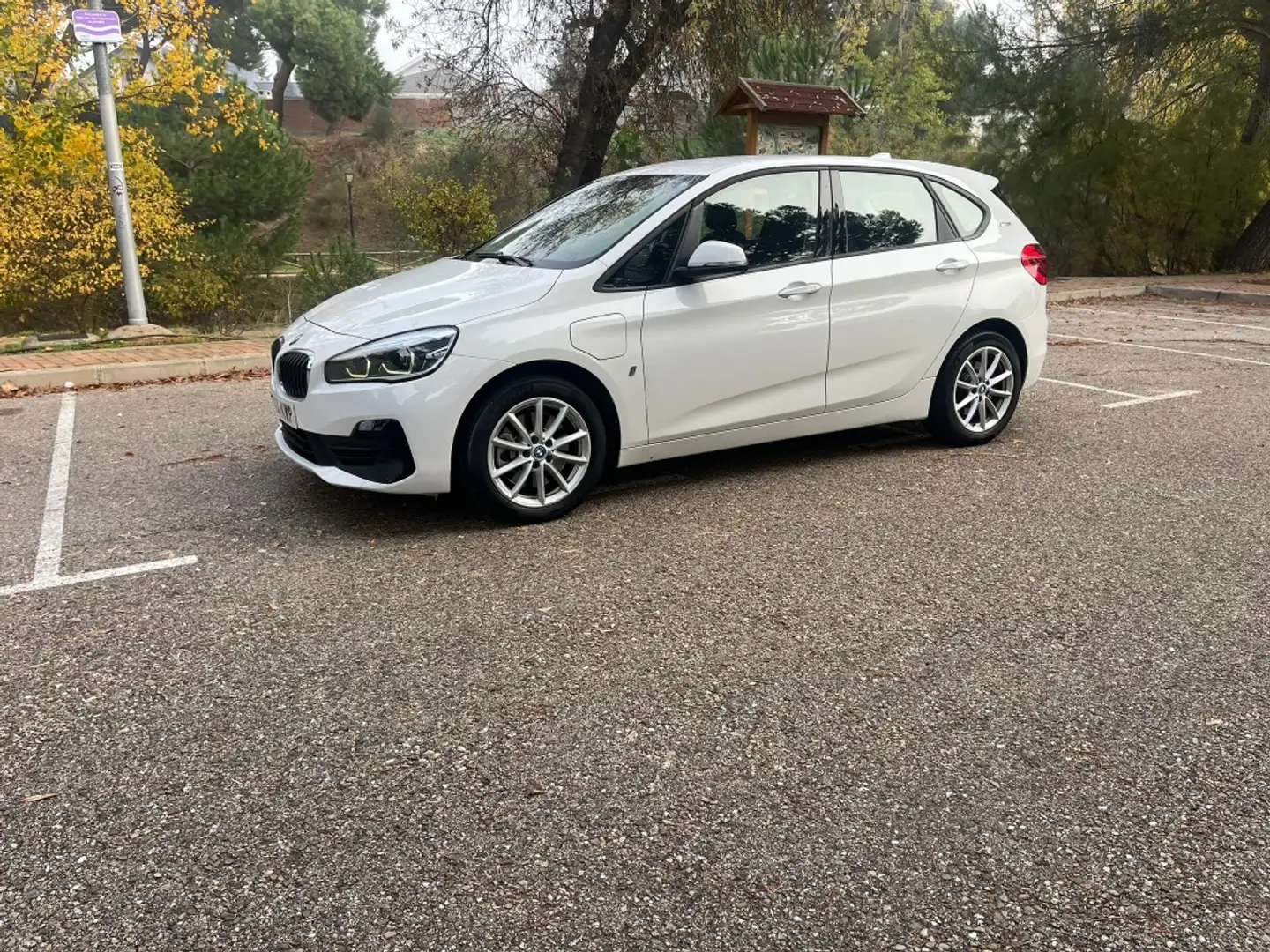 BMW Active Hybrid 5 225xe iPerformance Tourer Business Blanco - 1