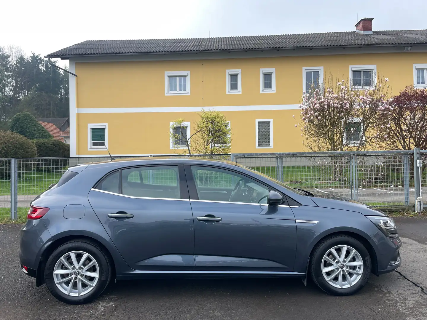 Renault Megane Mégane Intens Energy TCe 100 Intens*48.000KM* Grau - 1