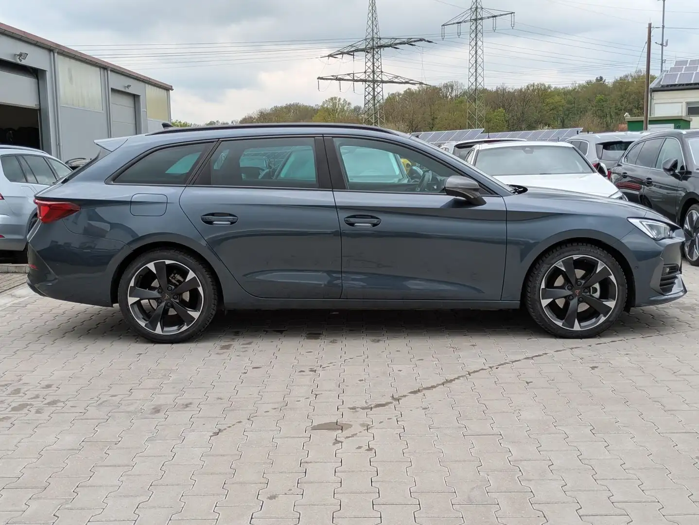 CUPRA Leon 1.5 eTSI DSG MATRIX-LED*ACC*AHK*KAMERA*18" Gris - 2